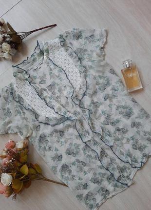 Летняя блузка белая с салатовым принтом французской фирмы аn'ge размер s-m