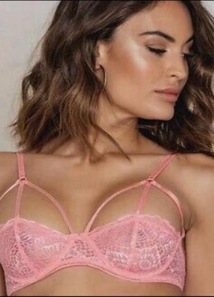 Фирменый бюст с портупеей м размер glamorous