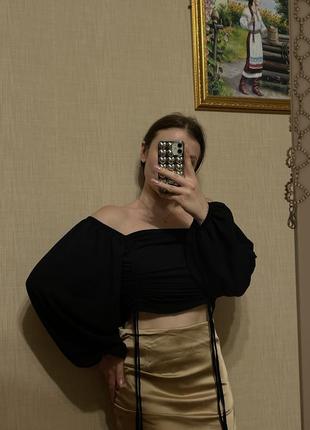 Блуза с объемными рукавами
