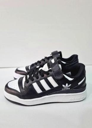 Стильные женские кроссовки adidas forum low черные с белым / модное кроссовки адедас форум лав на липучье