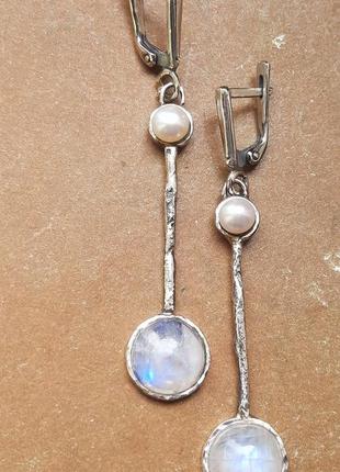 Дизайнерські срібні неймовірно стильні сережки з натуральним камінням адулярами місячними каменями та перлинами7 фото