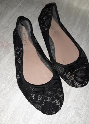 Черные кружевные балетки