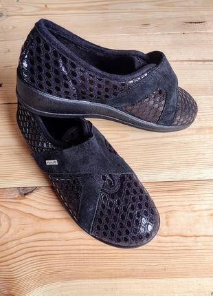 Чорні туфлі спортивні чорні мокасини італія