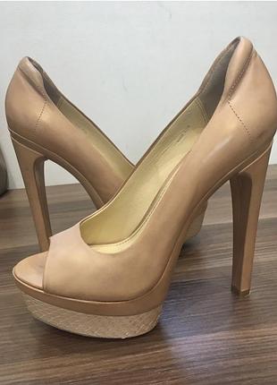 Дизайнерські туфлі від rachel zoe