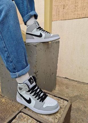 Женские кроссовки nike air jordan 1 smoke grey