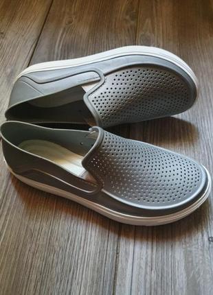 Мокасины слипоны идеал crocs iconic comfort 38р1 фото