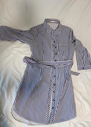 Літня сукня у біло-синю смужку