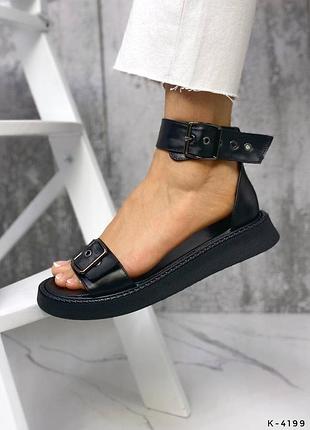Босоножки кожаные
