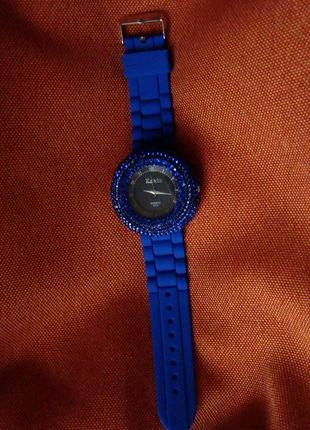 Женские наручные часы со стразами kaixin