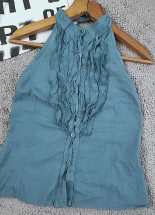 Легкая блуза с открытой спиной