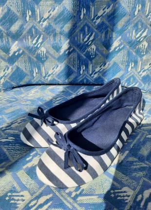 Белые туфли в голубую полоску, балетки, ботинки, слипоны, лоферы 37 размер