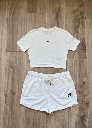 Збірний костюм nike nsw essential top and shorts