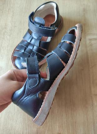 Фирменные детские кожаные сандалии  mod 8, испания .размер  27.3 фото