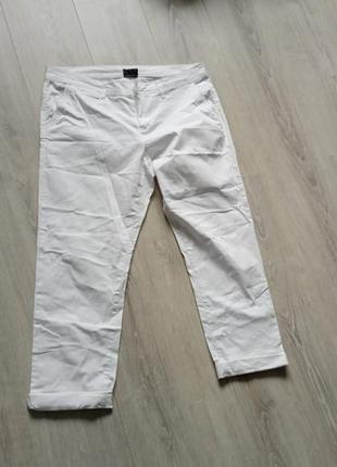 Білі штани брюки