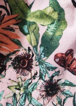 Воздушная блузка блузка из вискозы с открытыми плечами в тропический принт8 фото