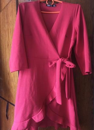 Красное платье