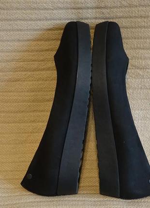Чудесные классические черные кожаные туфли-лодочки на танкетке vagabond швеция 41 р.8 фото
