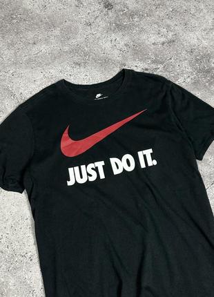 Nike just do it футболка найк базова чорна3 фото
