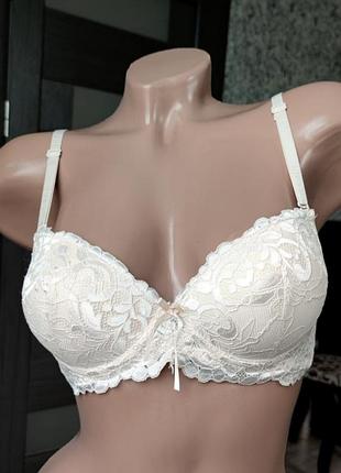 Бюстгальтер с толстым пуш ап