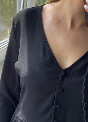 Красива чорна блуза з плісіровкою 1+1=34 фото
