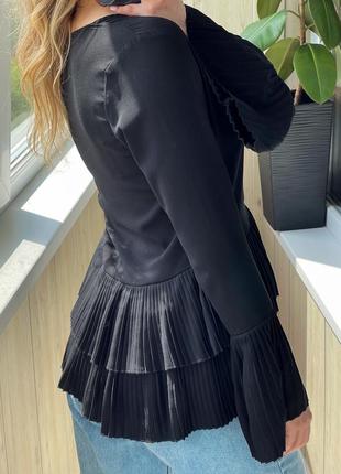 Красива чорна блуза з плісіровкою 1+1=32 фото