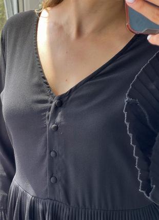 Красива чорна блуза з плісіровкою 1+1=39 фото