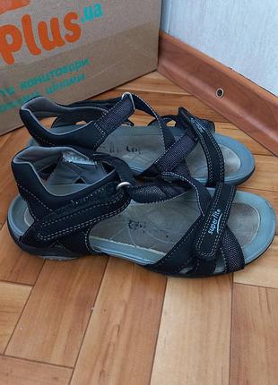 Фирменные босоножки из нубука