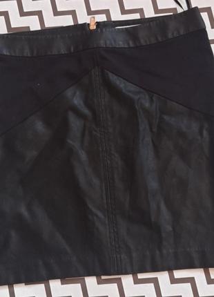 Класненькая юбка со вставками с кожзама.2 фото