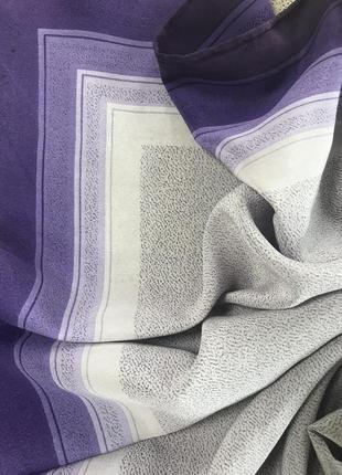 Небольшой платок цвета фиалок из натурального шелка4 фото