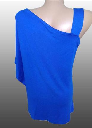 Стильний блакитний віскозний топ lolaliza на одній бретелі/літня трикотажна футболка блузка3 фото