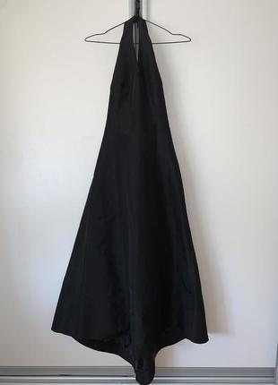 Черное длинное платье