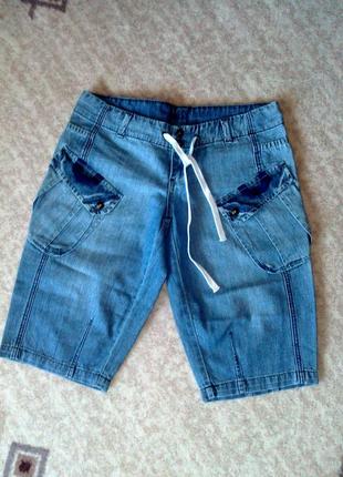 40р. джинсовые шорты-бриджи jennifer lopez