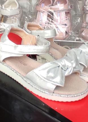 Босоножки сандалии для девочки серебро с бантиком1 фото