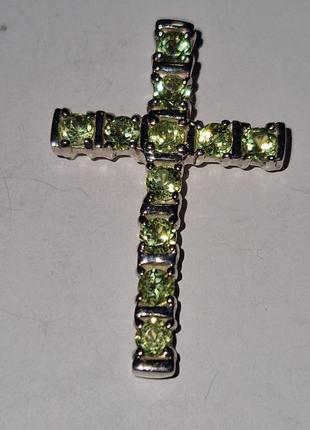 Крестик серебряный 925 натуральный перидот.3 фото