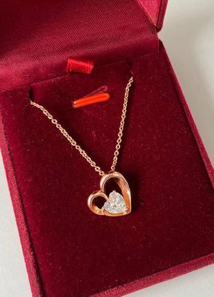 Романтичный подарок девушке - изящное колье "двойное золотое циркониевое сердечко" в...