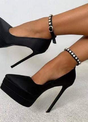 Жіночі атласні туфлі