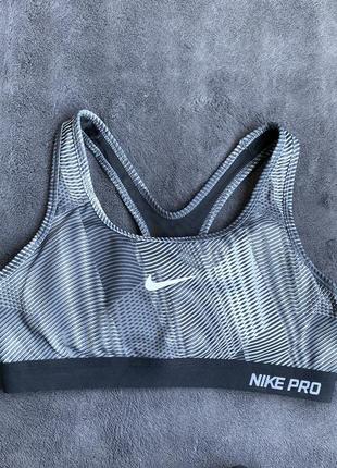 Топ nike pro