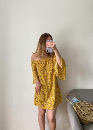 Жовта сукня в квітковий принт зі спущеними рукавами2 фото