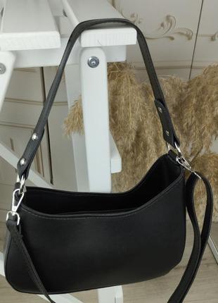 Стильная черная асимметричная сумка-багет5 фото