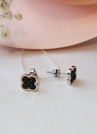 Серебряные серьги серёжки гвоздики на фиксаторах цветок в чёрных камнях с золотой пласт 375 серебро 925 пробы