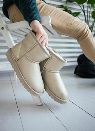 Стильные кожанные зимние женские угги. ugg