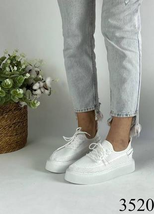 Кросівки білі текстильні