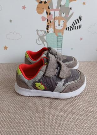 Кроссовки на липучках clarks/ размер 21 оригинал