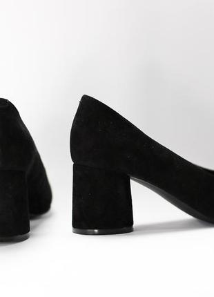 Женские классические туфли на каблуке велюр  | viko3 фото