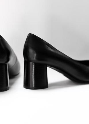 Женские классические туфли на каблуке кожа  | viko7 фото