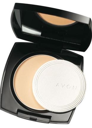 Компактная пудра матирующая avon бежевая light medium.2 фото