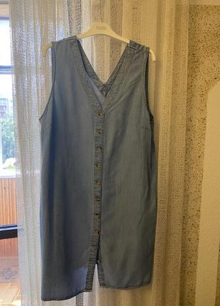 Платье джинсовое с карманами1 фото