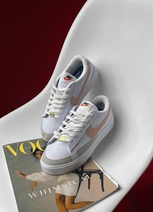 Кросівки nike blazer platform low white/peach