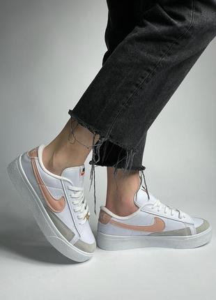 Кросівки
nike blazer platform low white/peach5 фото