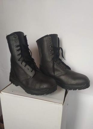 Берці чорні натуральна шкіра демісезонні підошва крючки розмір 42